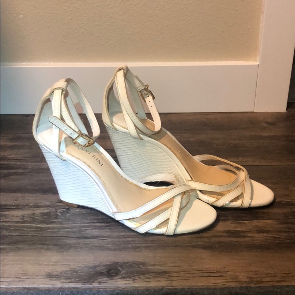 Gianni Bini White Wedges